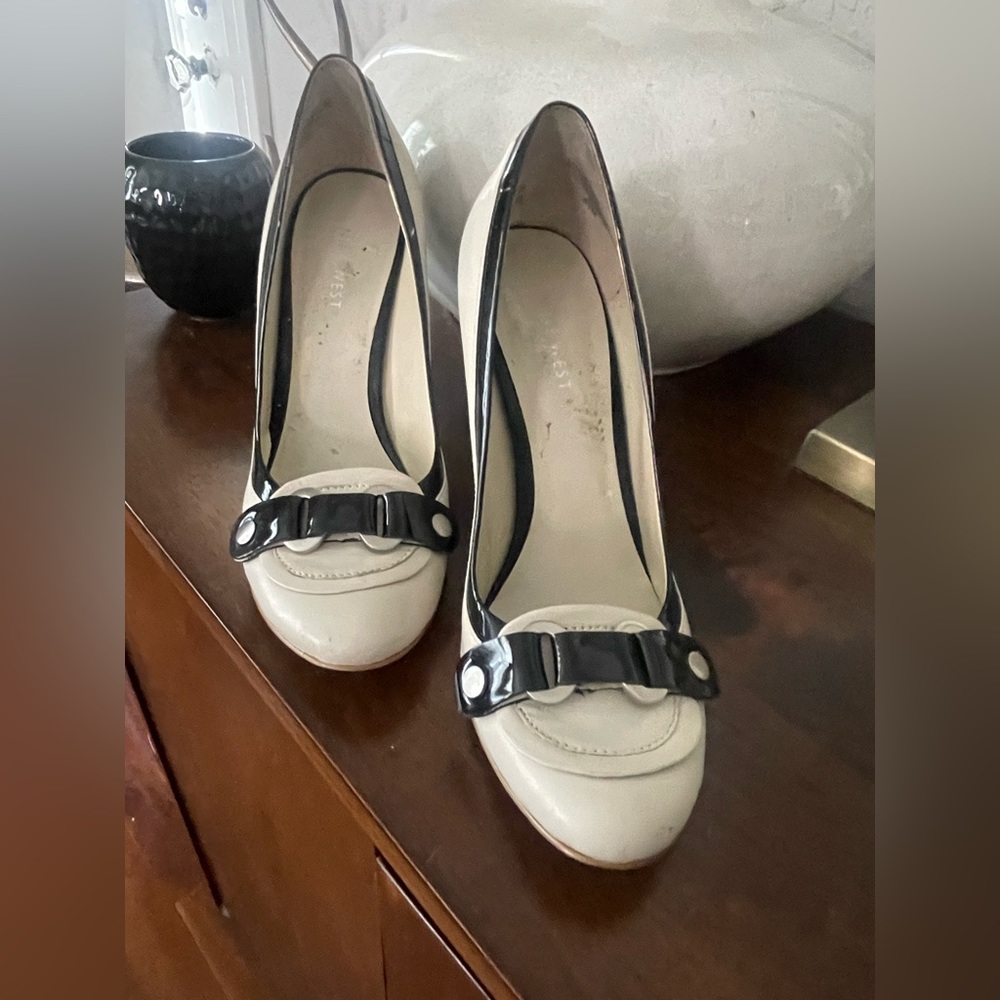 Vintage Nine West Pump - 8.5